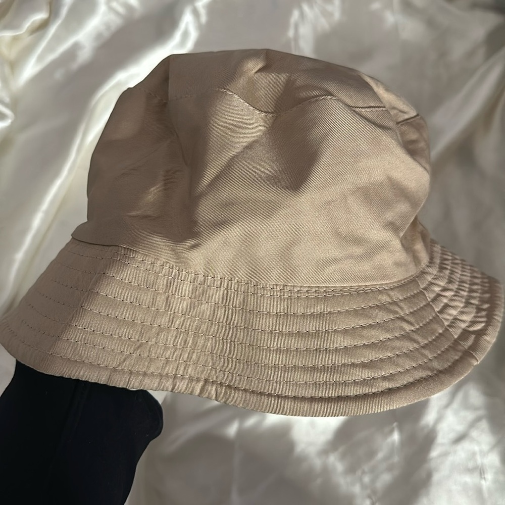 Tan bucket hat